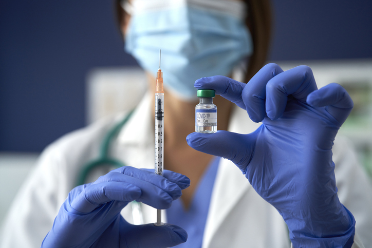 Weryfikacja szczepień medyków. Jak powinna wyglądać? 