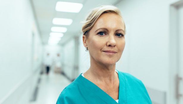 Jak Polacy oceniają zagranicznych medyków pracujących w naszym kraju?