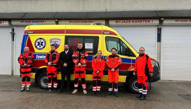 ratownicy25-nowy-ambulans-dla-zywieckich-ratownikow