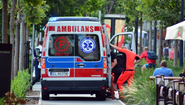 Ataki na ratowników medycznych coraz częstsze. Prezes elekt PTRM komentuje