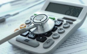 ratownicy24-kiedy-przepisy-o-dodatkach-za-prace-w-niedziele-swieta