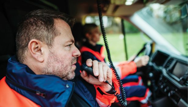 NAR_5_25_warto_wiedziec_Dominik_Galuszka_DYSPONOWANIE_ZRM_DO_BOLU_W_KLATCE_PIERSIOWEJ_iStock-1460181746