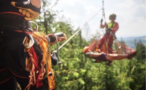 NAR_6_25_warto_wiedziec_Adrian_Dymarz_EWAKUACJA_PACJENTOW_Z_MIEJSC_TRUDNO_DOSTEPNYCH_iStock-1611601431