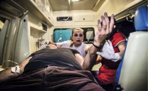 NAR_6_25_wiedza_w_praktyce_Przemyslaw_Zarzeczny_POWIKLANIA_PO_OPERACJACH_BARIATRYCZNYCH_iStock-1037359274