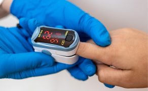 NAR_6_25_wiedza_w_praktyce_Pawel_Szczurek_ZATRUCIE_AZOTANEM_IZOPROPYLU_iStock-2149487899