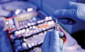 NAR_1_26_warto_wiedziec_Michal_Kucap_POSTEPOWANIE_FARMAKOLOGICZNE_W_PROCEDURZE_RSI_iStock-2205491877