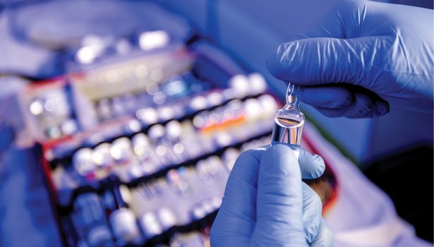 NAR_1_26_warto_wiedziec_Michal_Kucap_POSTEPOWANIE_FARMAKOLOGICZNE_W_PROCEDURZE_RSI_iStock-2205491877