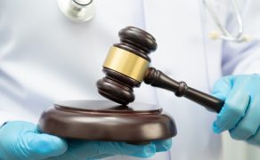 ratownicy24-agresywny-30-latek