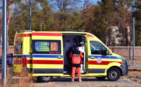 Mundur czerwony vs. niebieski – ratownicy medyczni w nowych barwach