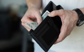 Grubszy portfel ratownika medycznego. To już pewne