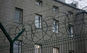 Służba Więzienna oferuje pracę – również ratownikom medycznym