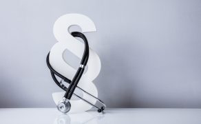 Odmowa wykonania zlecenia lekarskiego przez ratownika medycznego oraz przez przedstawicieli innych zawodów związanych z opieką nad pacjentem – aspekty prawny i praktyczny