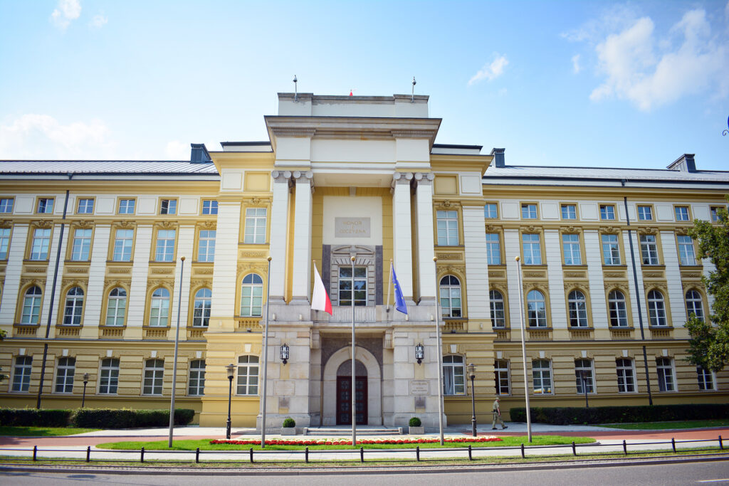 Rząd zatwierdził górne limity wynagrodzeń w ochronie zdrowia. Teraz projektem reformy zajmie się Sejm